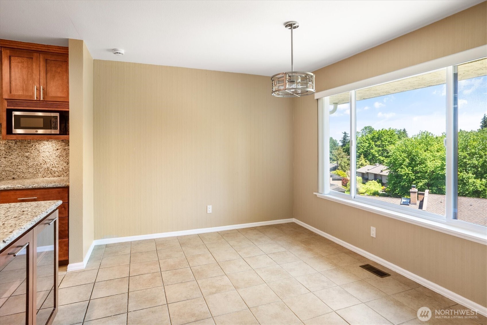 10823 Glen Acres Drive D Property Photo 8