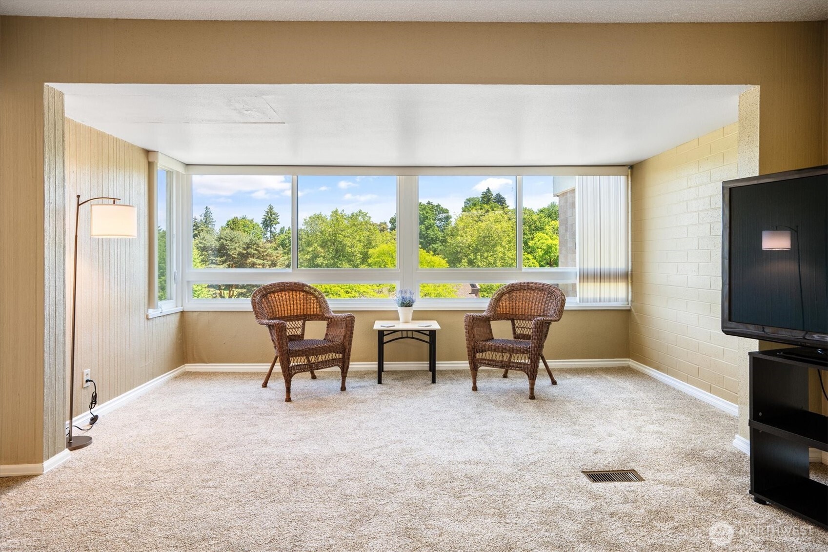 10823 Glen Acres Drive D Property Photo 12