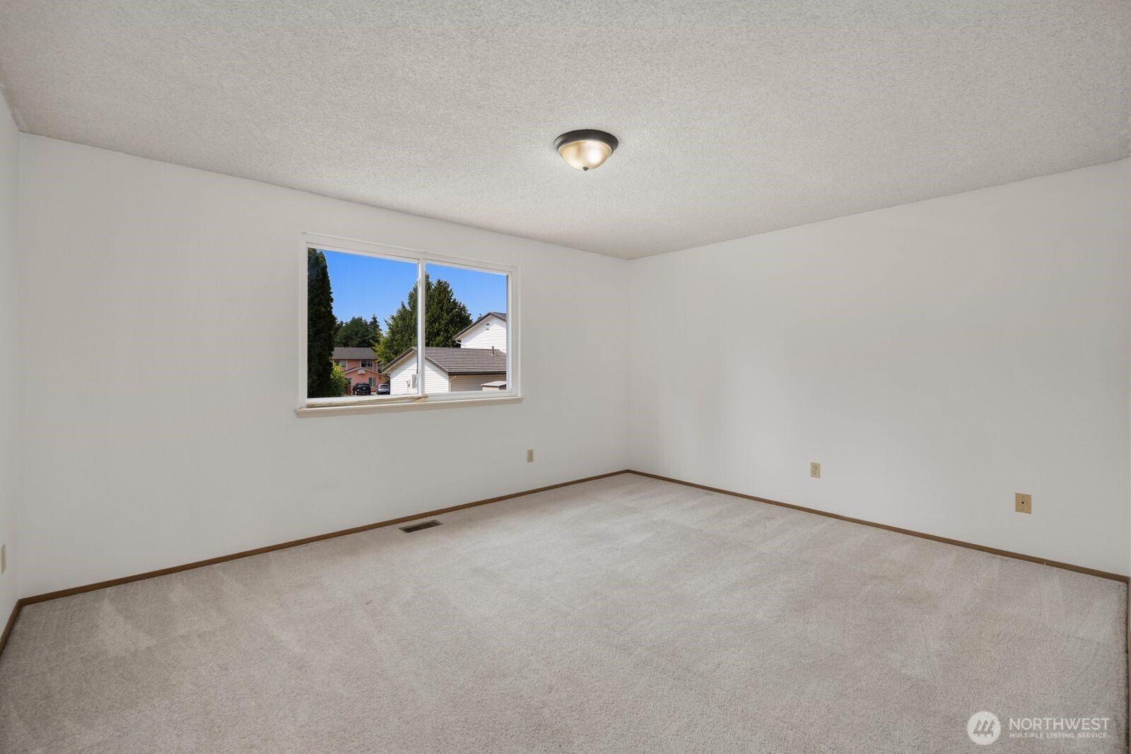 31721 4th Avenue Property Photo 18