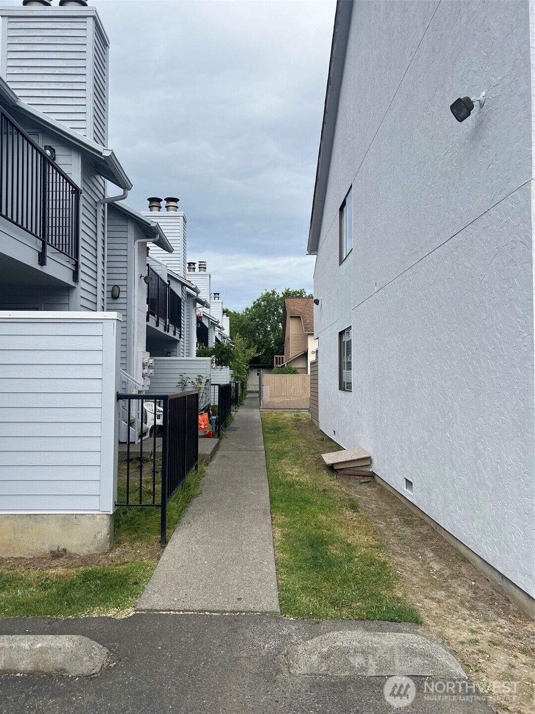 12434 Ambaum Blvd Sw 106 Property Photo 5