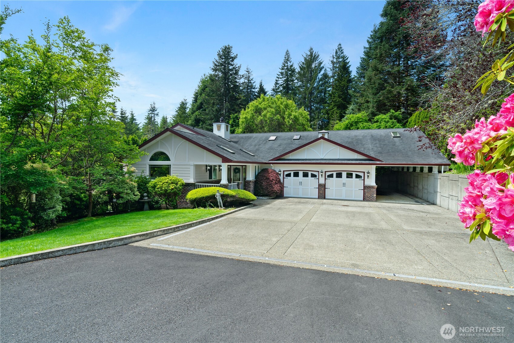 115 Reynvaan Drive Property Photo 1