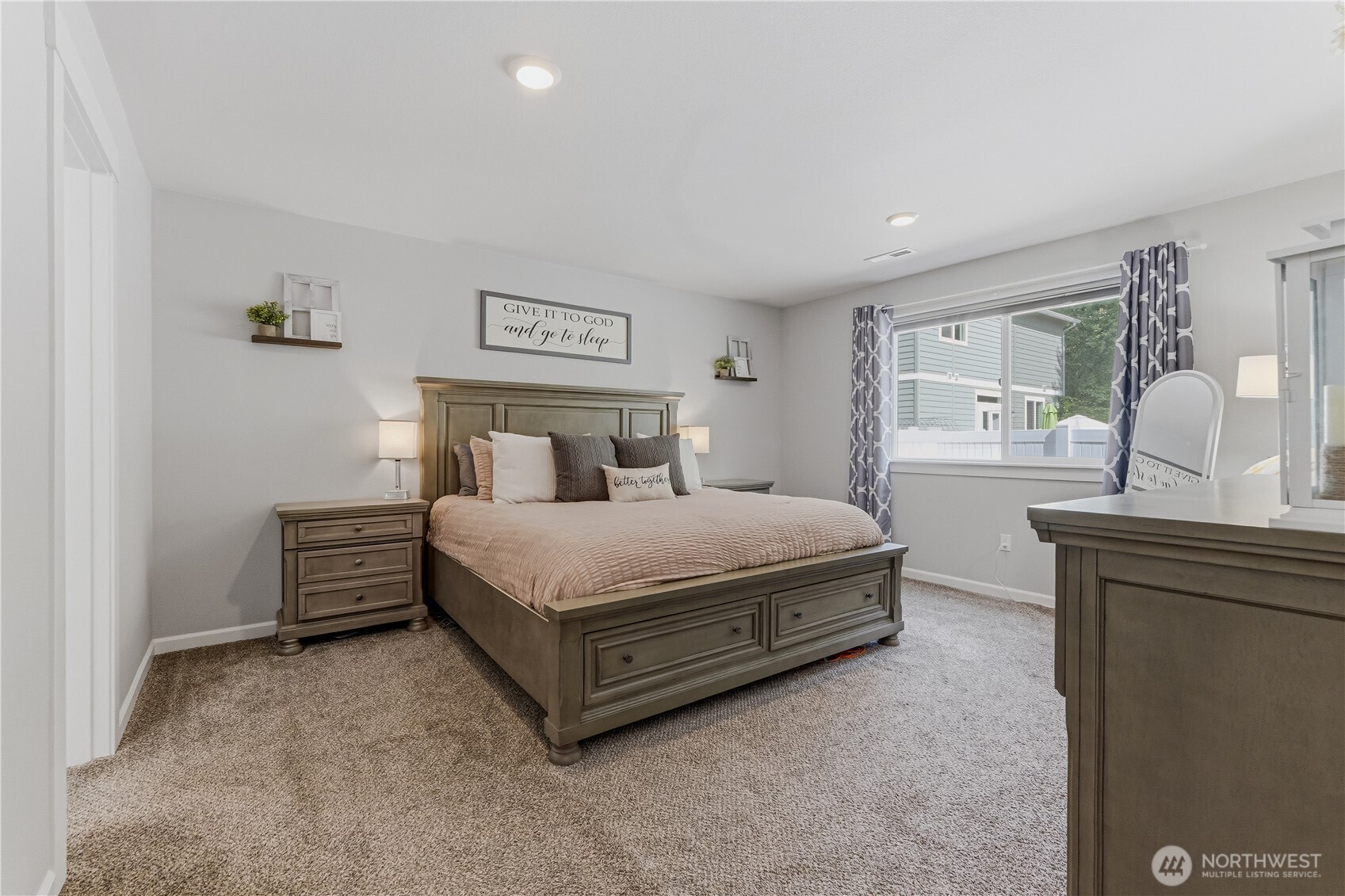 410 Riverside Meadow Property Photo 19