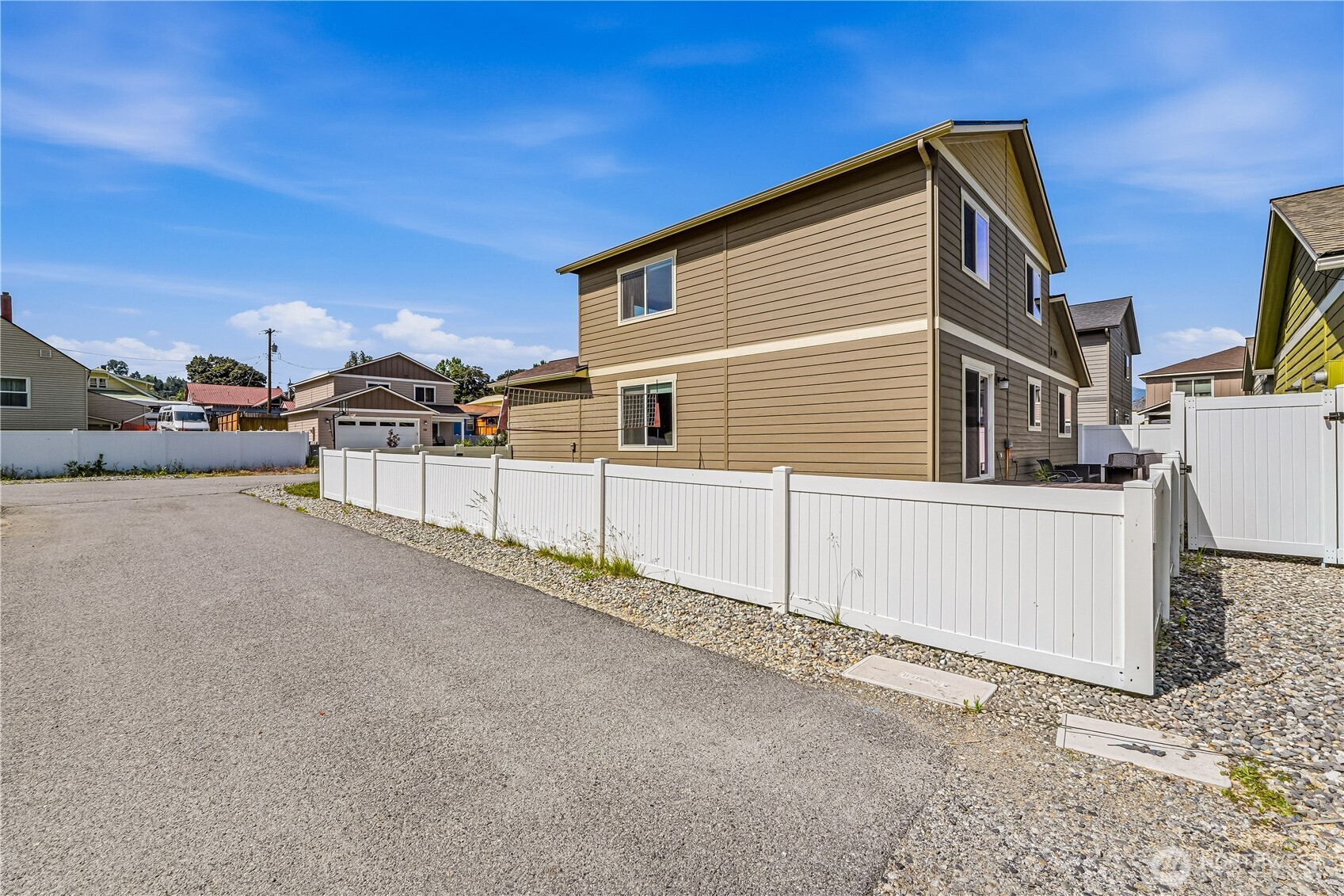 410 Riverside Meadow Property Photo 36