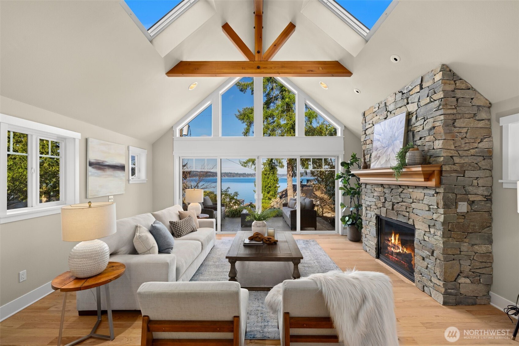 18021 Se 40th Place Property Photo 3