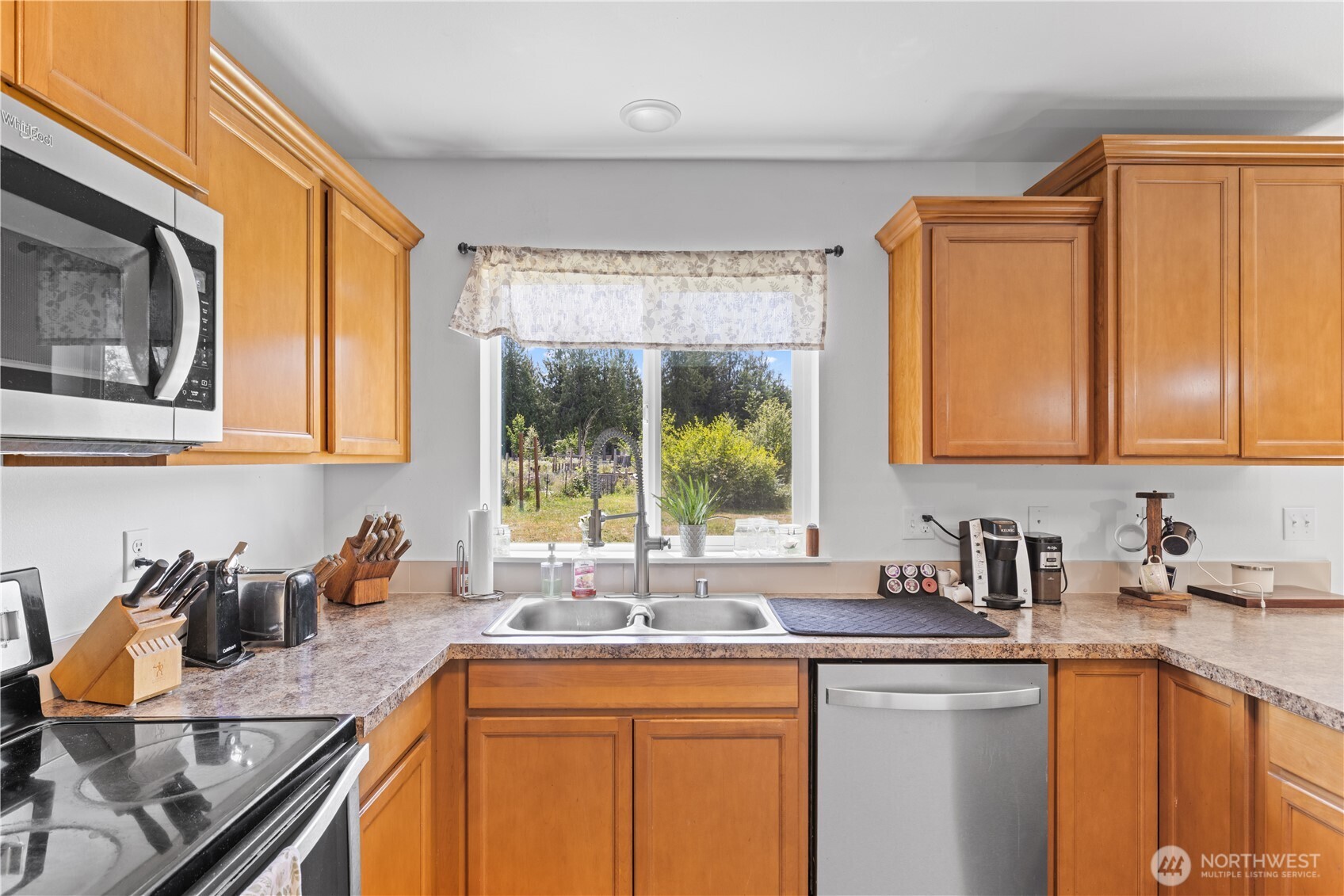 15635 Ursula Lane Property Photo 10