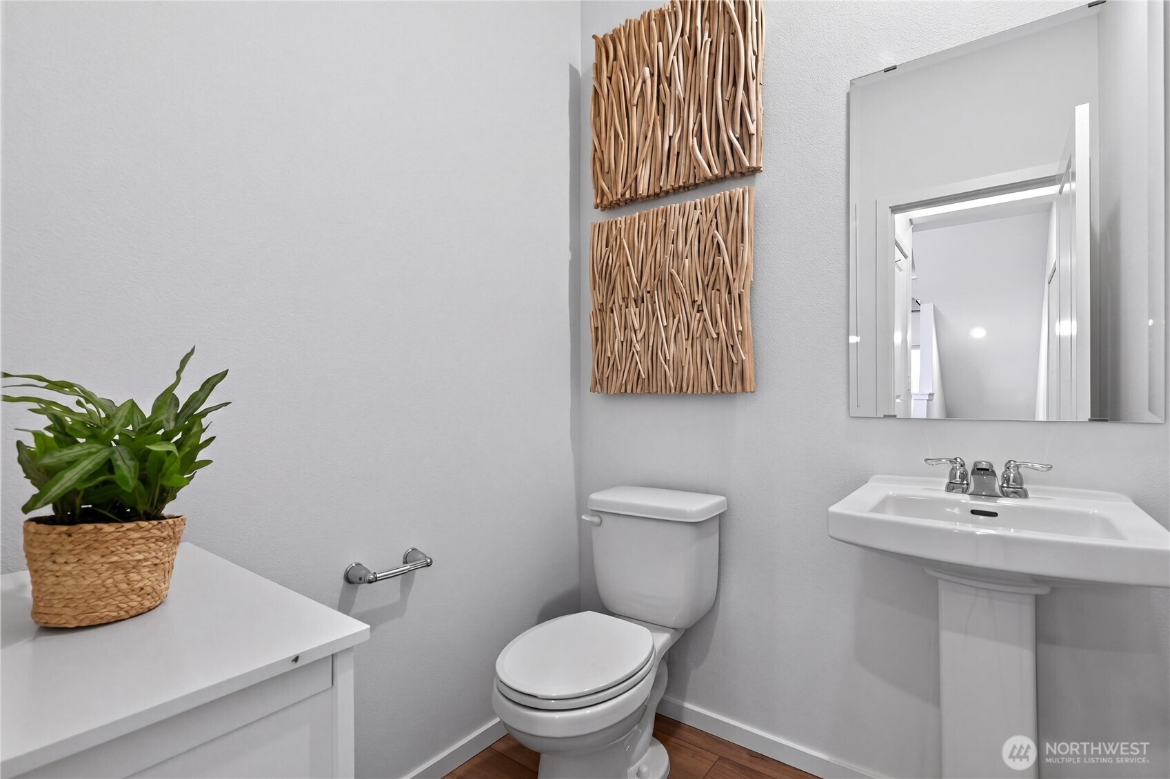 9626 Mineral Avenue Property Photo 18