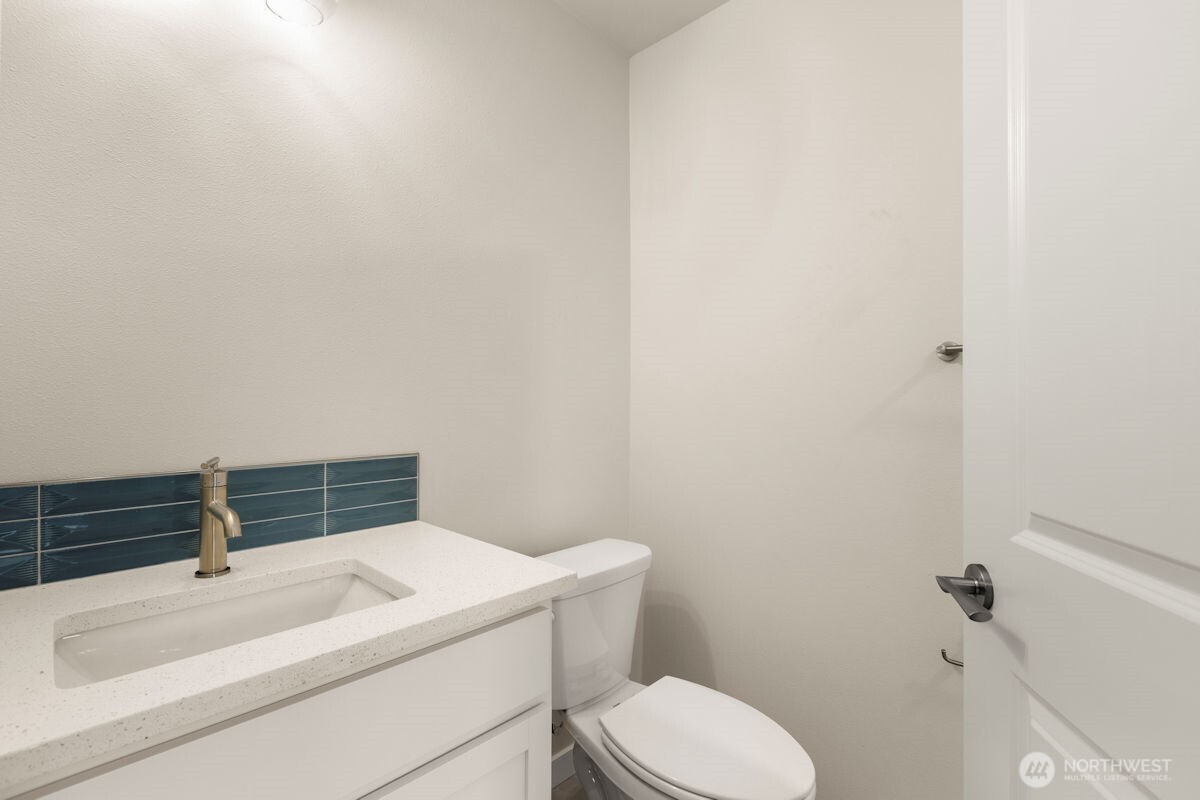 16823 Alder Way L4 Property Photo 32