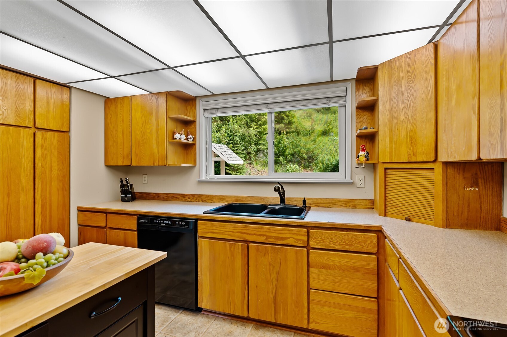 370 Burke Road Property Photo 21