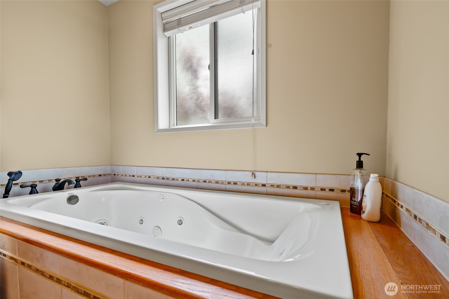 370 Burke Road Property Photo 24