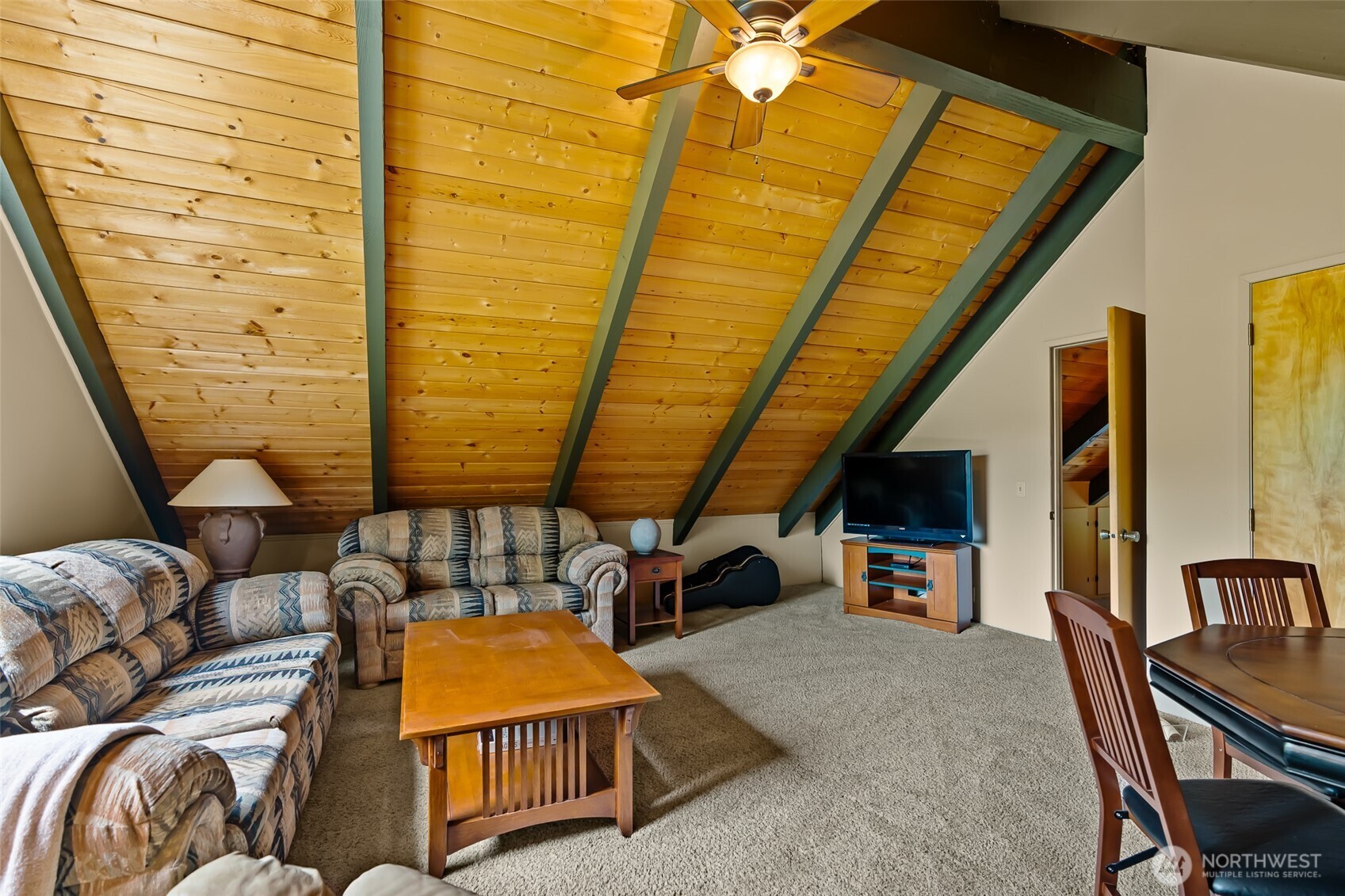 370 Burke Road Property Photo 32
