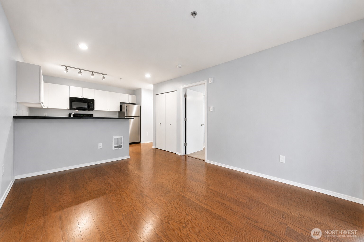 1323 Boren Avenue 206 Property Photo 4