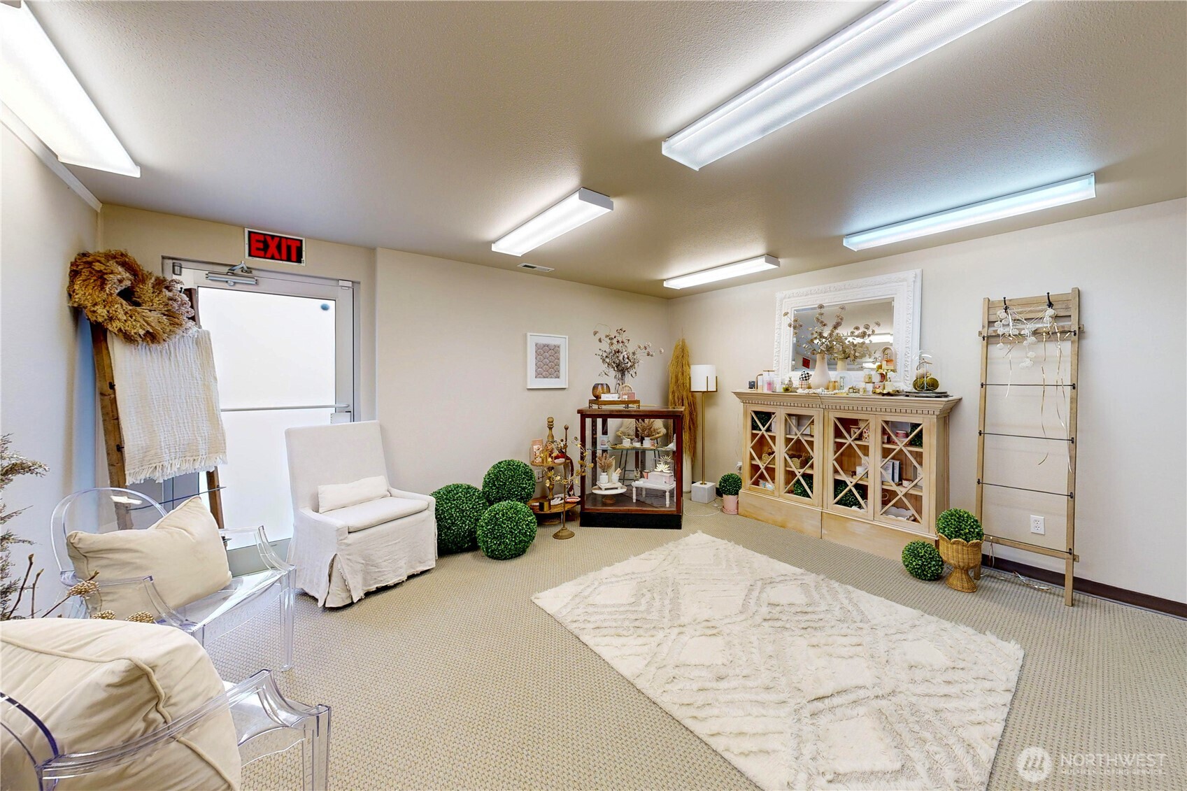 510 Custer Way Property Photo 10