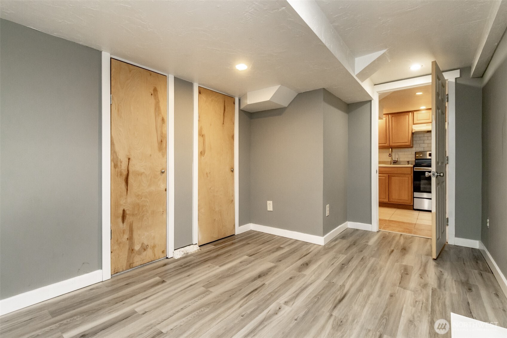 10033 Des Moines Memorial Drive Property Photo 32