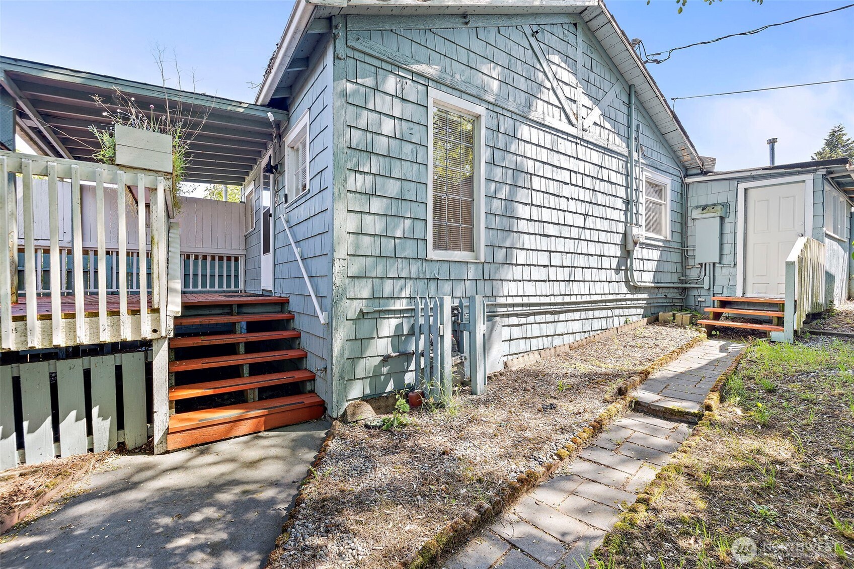 10346 Midvale Avenue Property Photo 17
