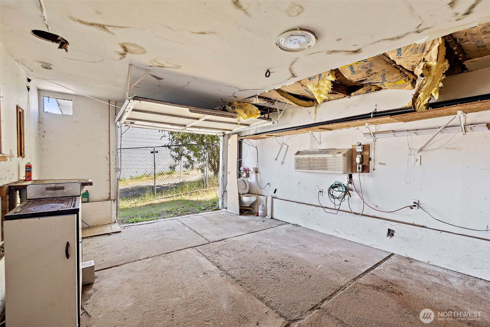 10346 Midvale Avenue Property Photo 18