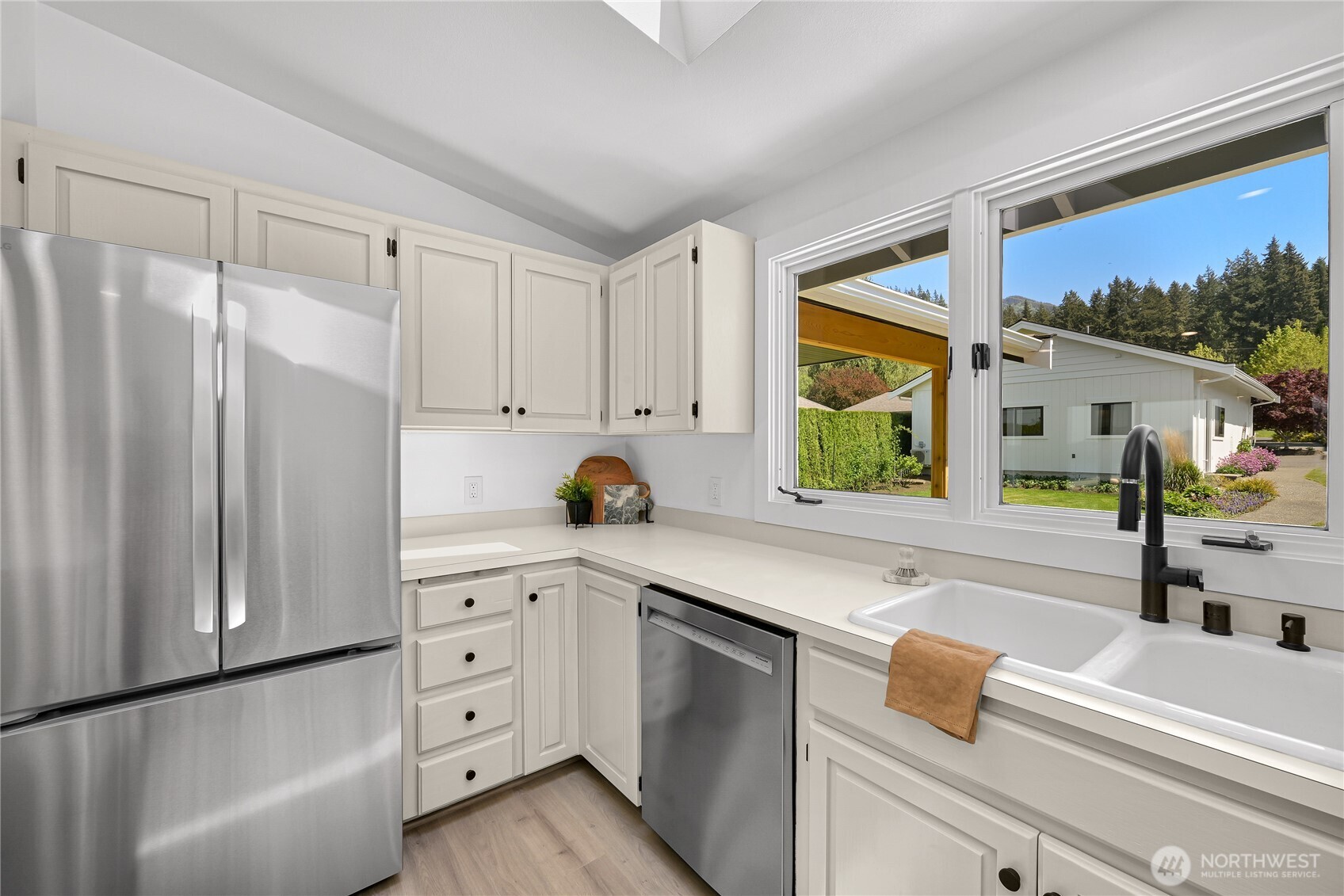 3187 Northshore Road Property Photo 14