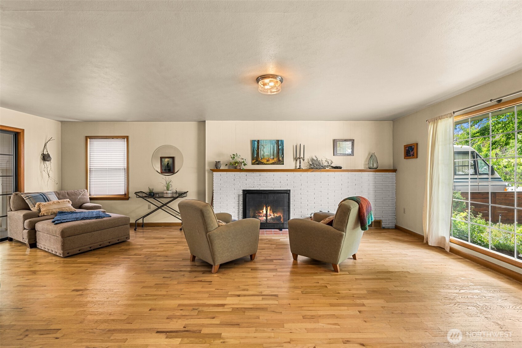 19 N Garfield Avenue Property Photo 4