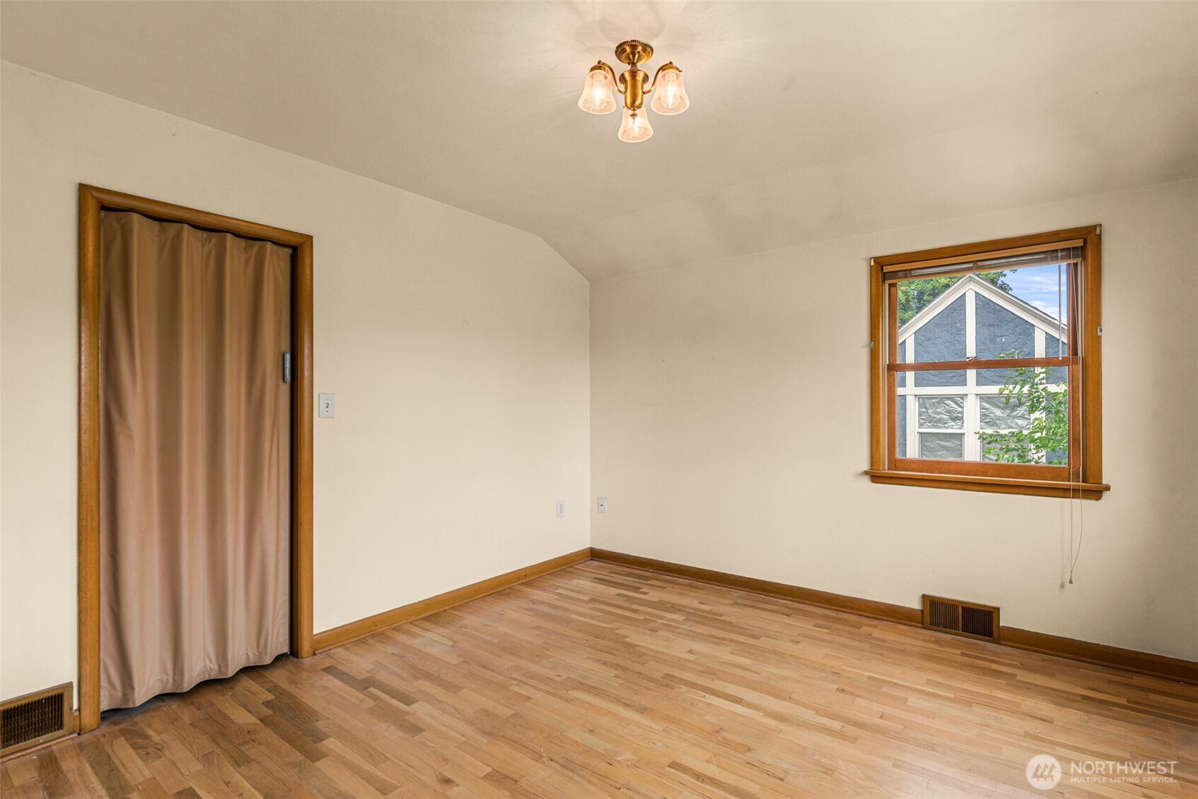 19 N Garfield Avenue Property Photo 14