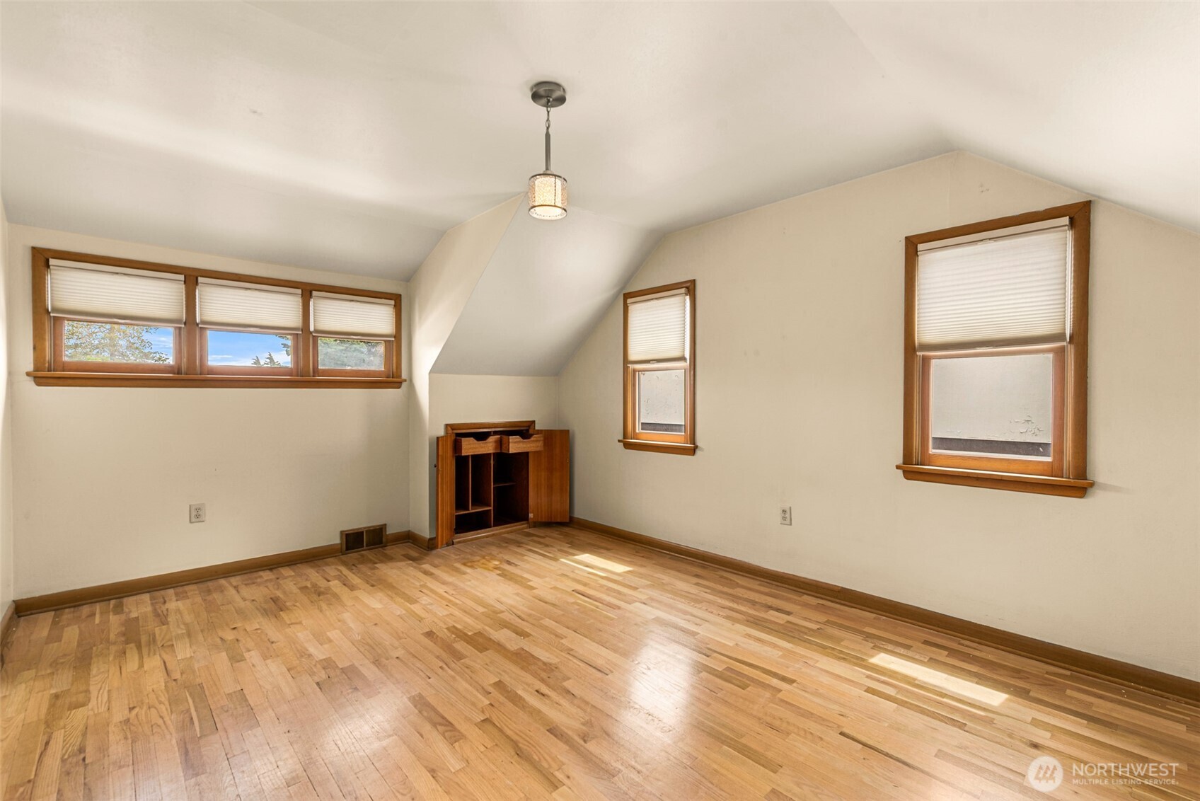 19 N Garfield Avenue Property Photo 15