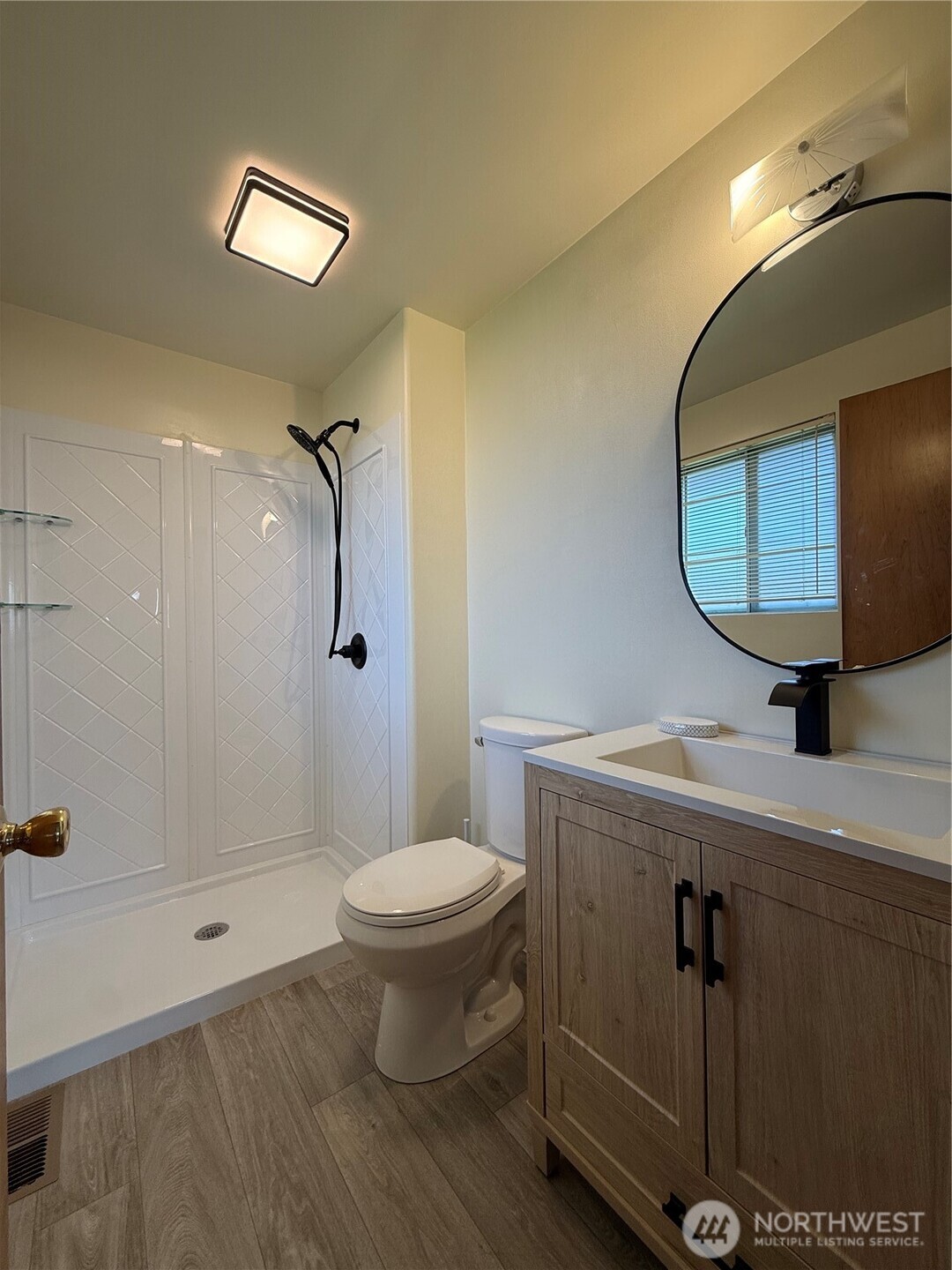 3903 W Nixon Street Property Photo 8