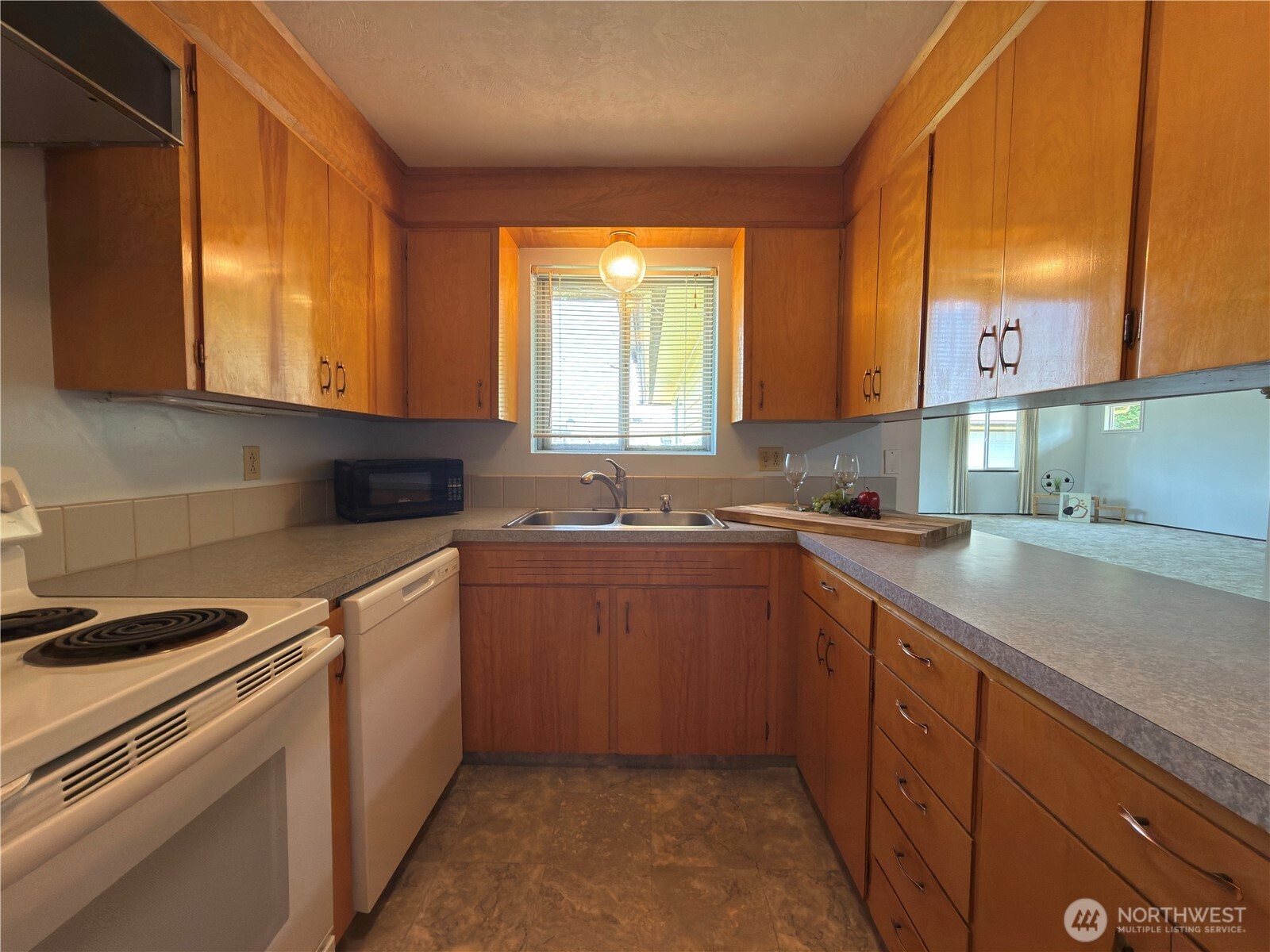 3903 W Nixon Street Property Photo 24