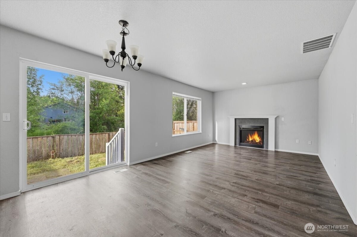 1425 186th Street Ct Property Photo 17