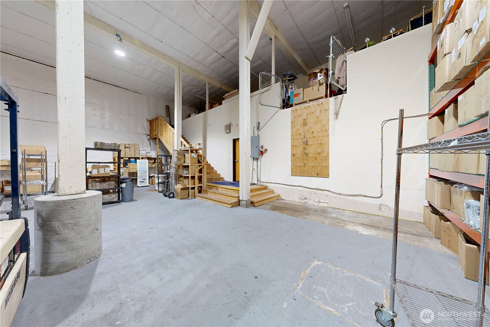 502 Custer Way Property Photo 4