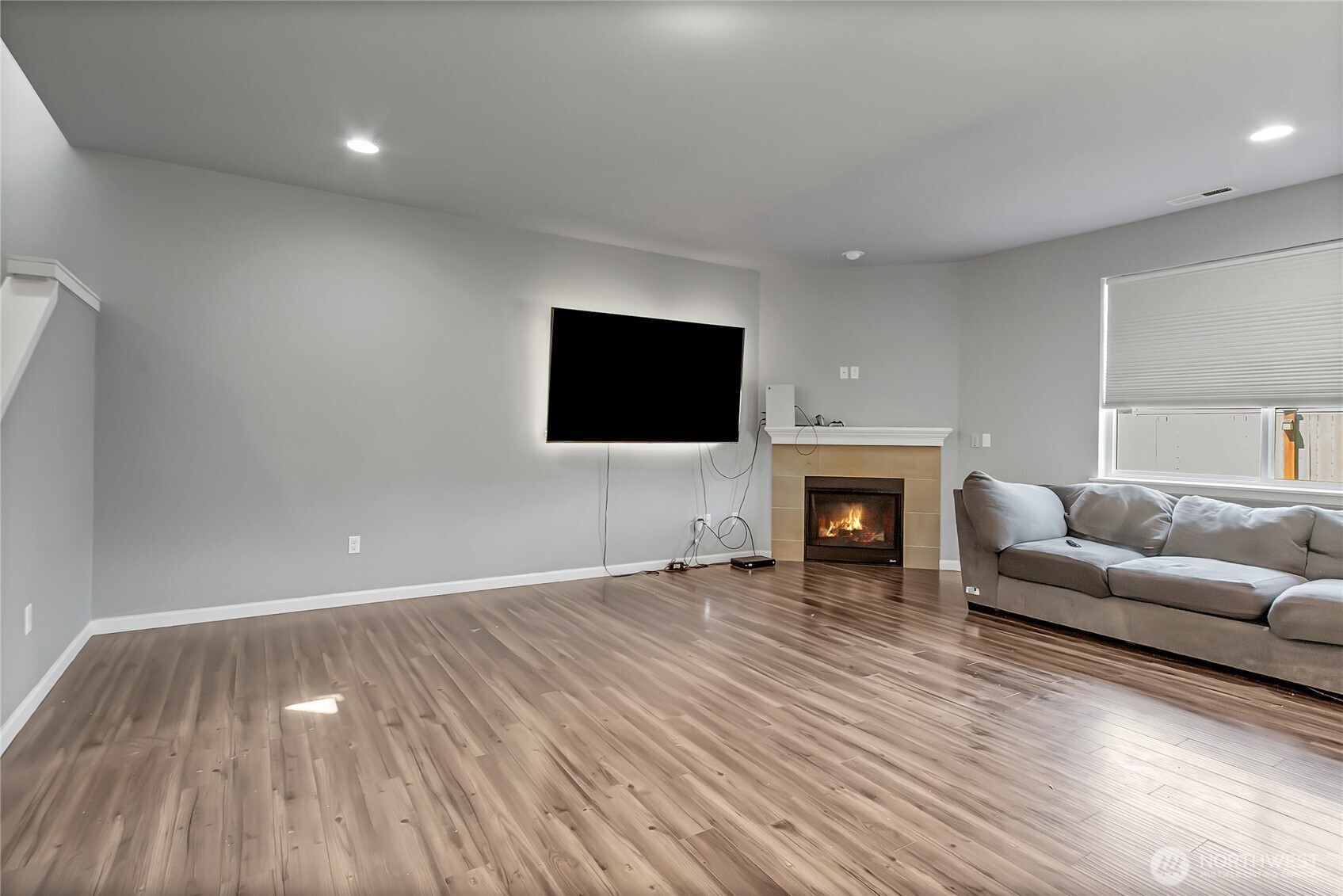 13316 9th Avenue Property Photo 5