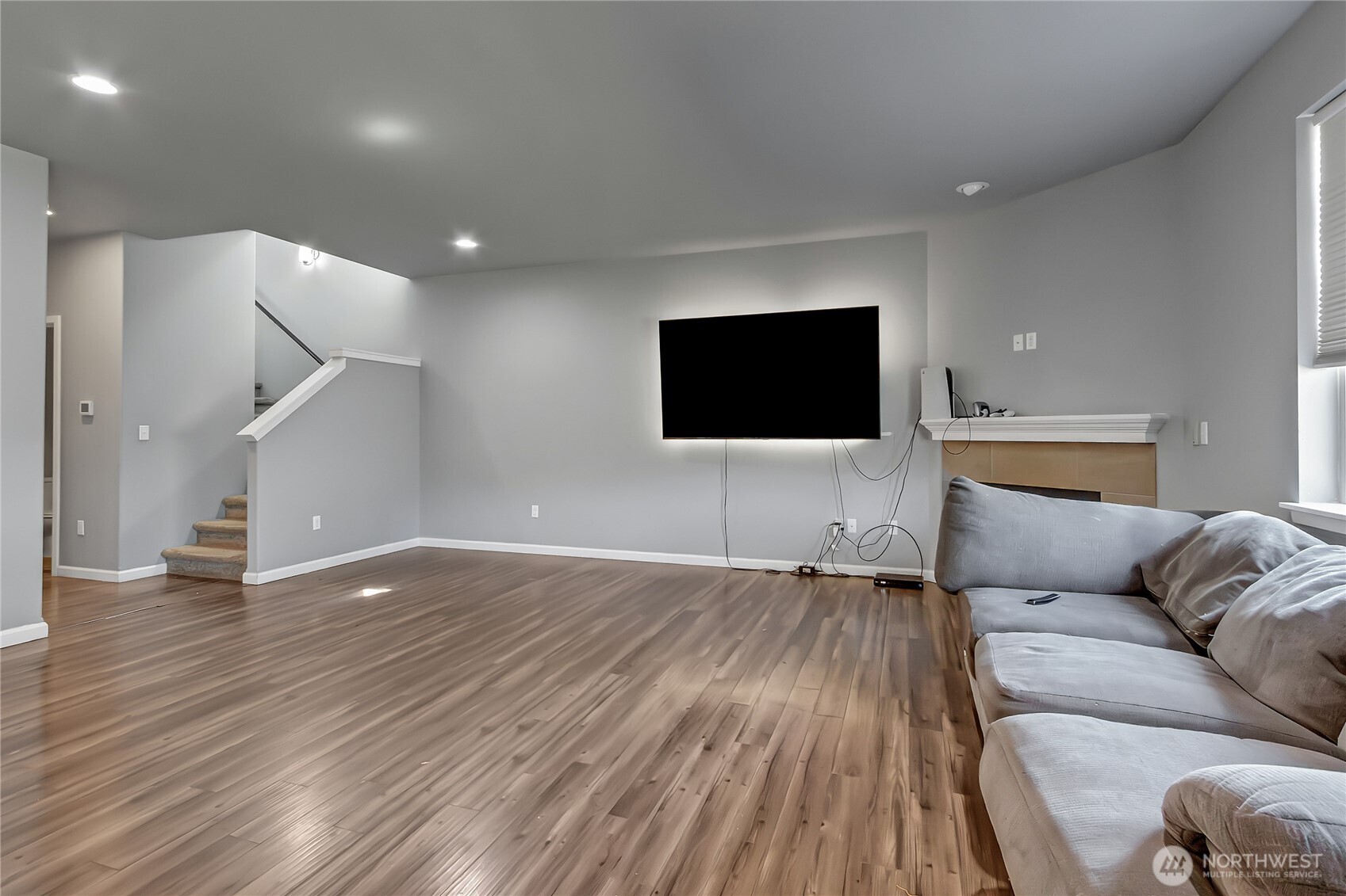 13316 9th Avenue Property Photo 6