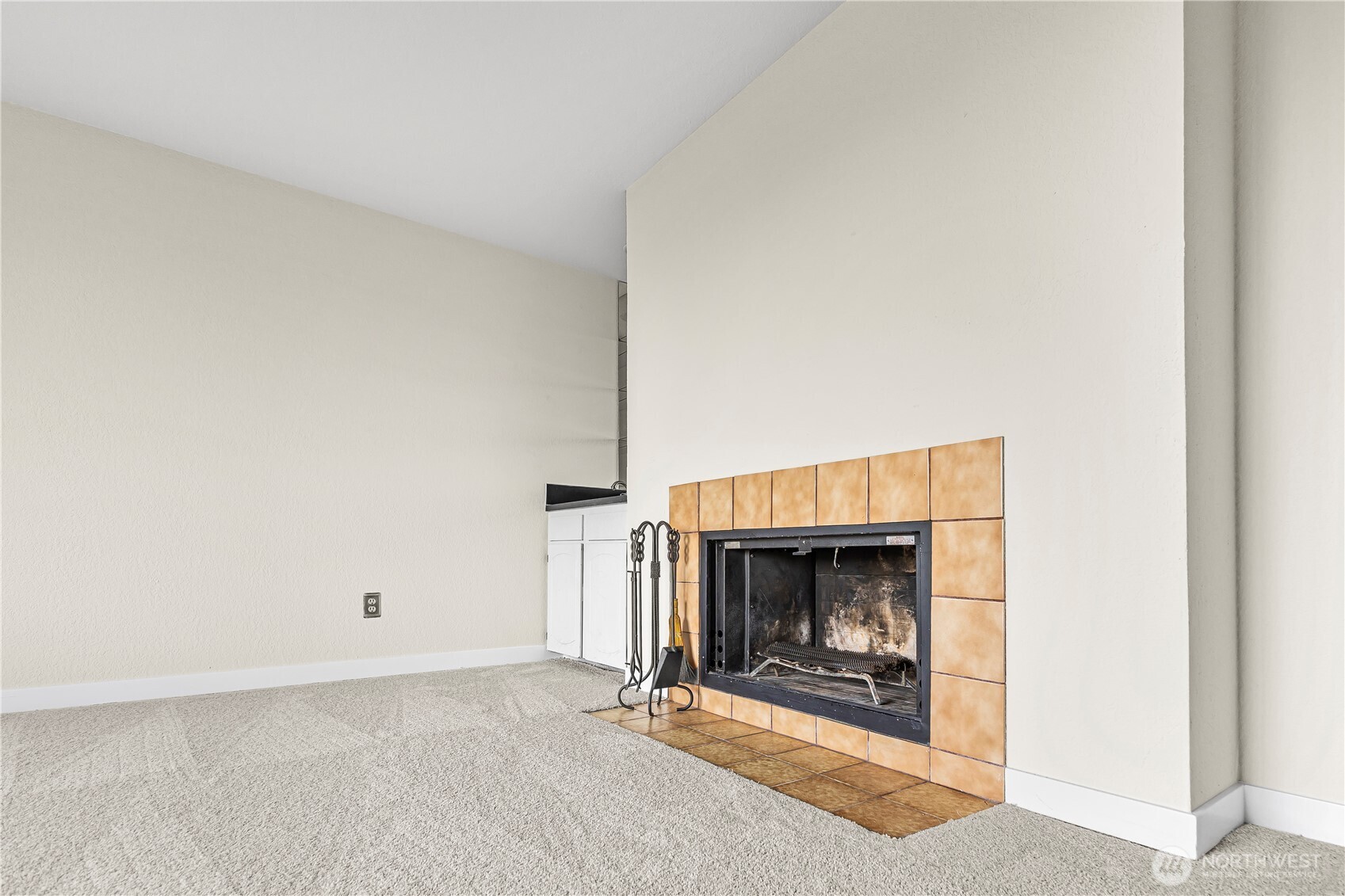 1301 S Puget Drive A16 Property Photo 3