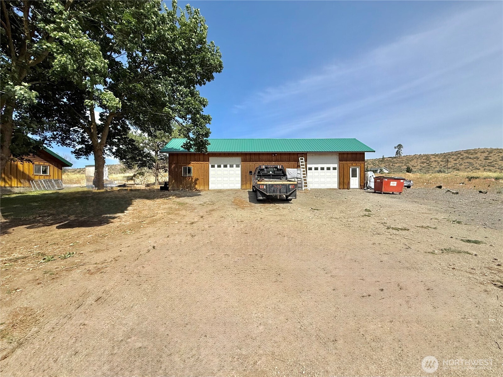 1879 Old Hwy 97 Property Photo 3