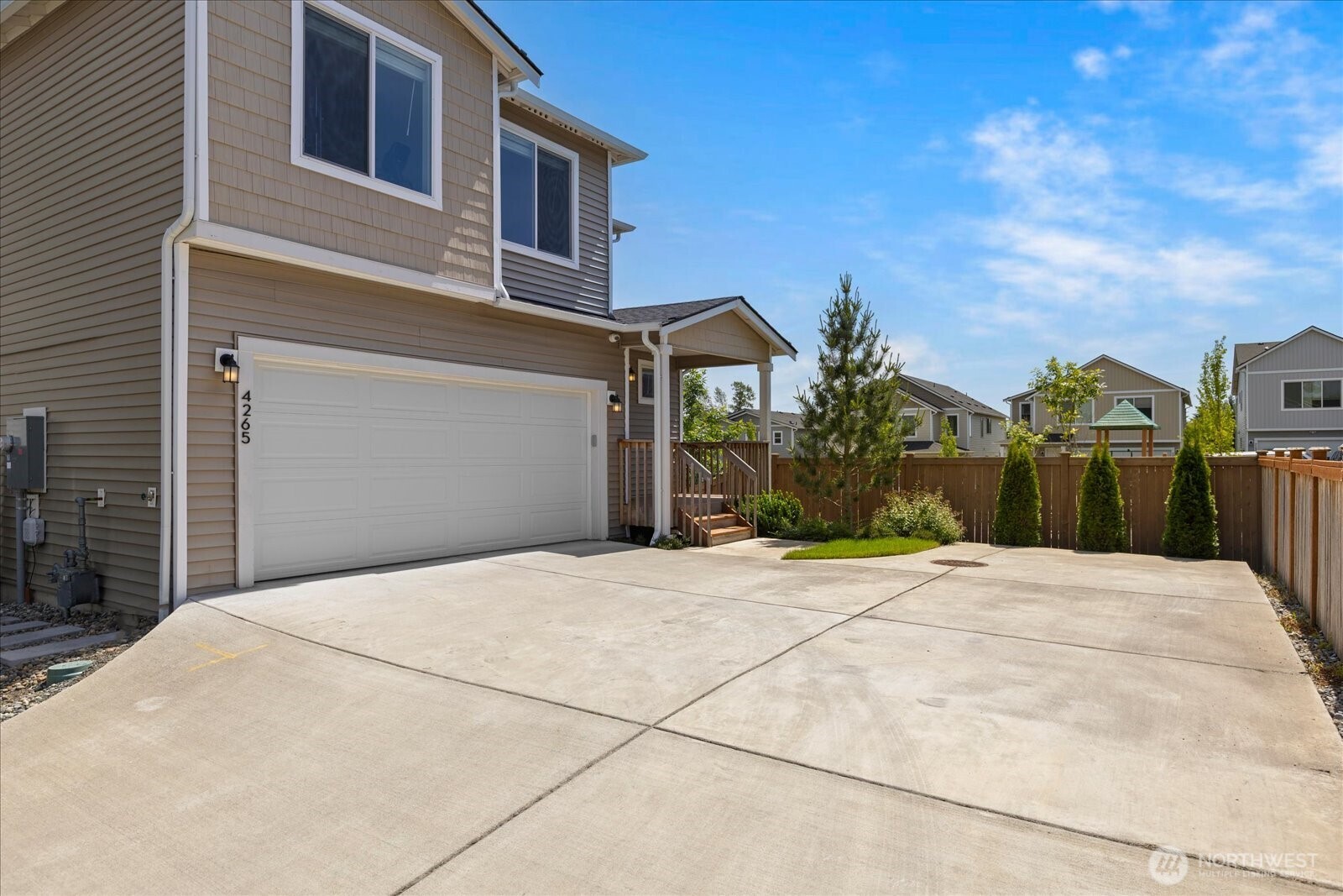 4265 71st Drive Property Photo 5