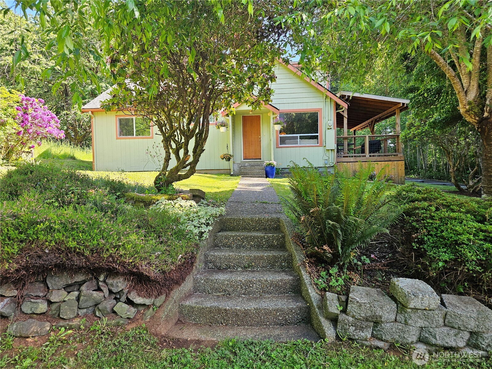 321 E Beck Street Property Photo 1