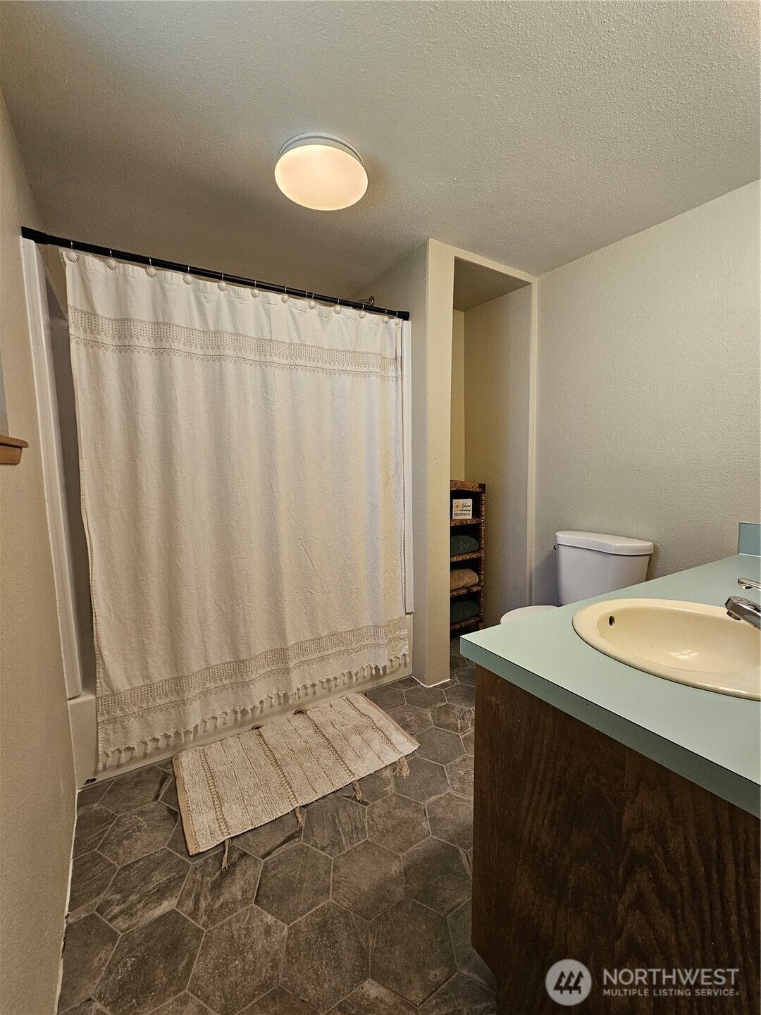 321 E Beck Street Property Photo 28