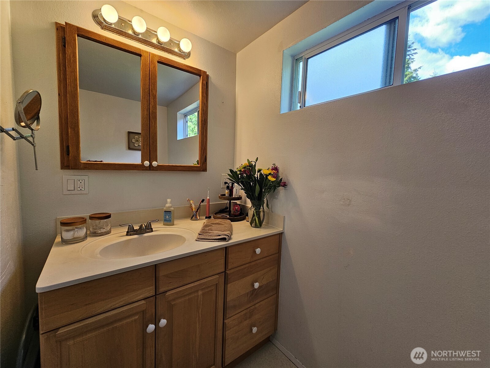 321 E Beck Street Property Photo 33