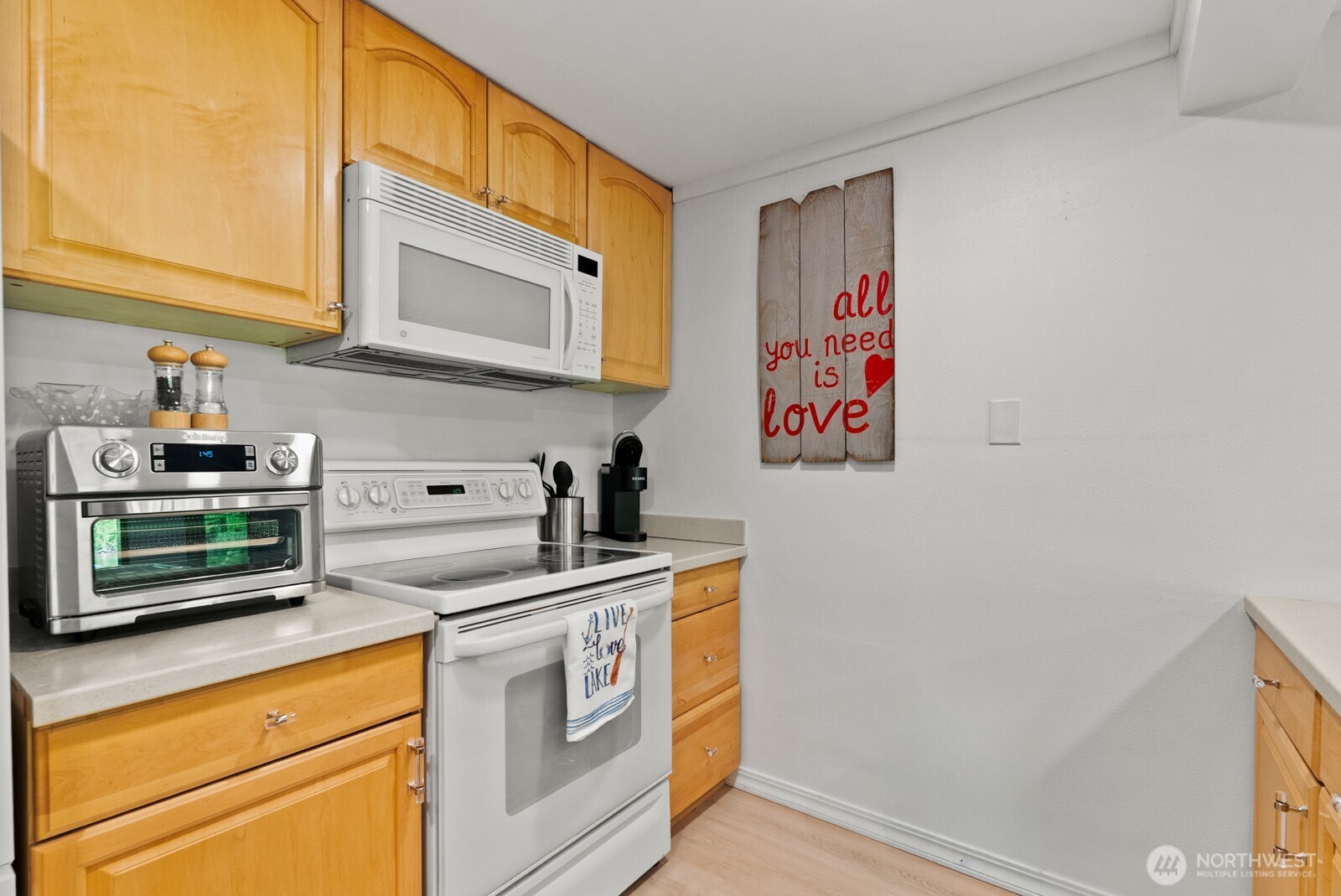 1024 Mountain View Boulevard Property Photo 23
