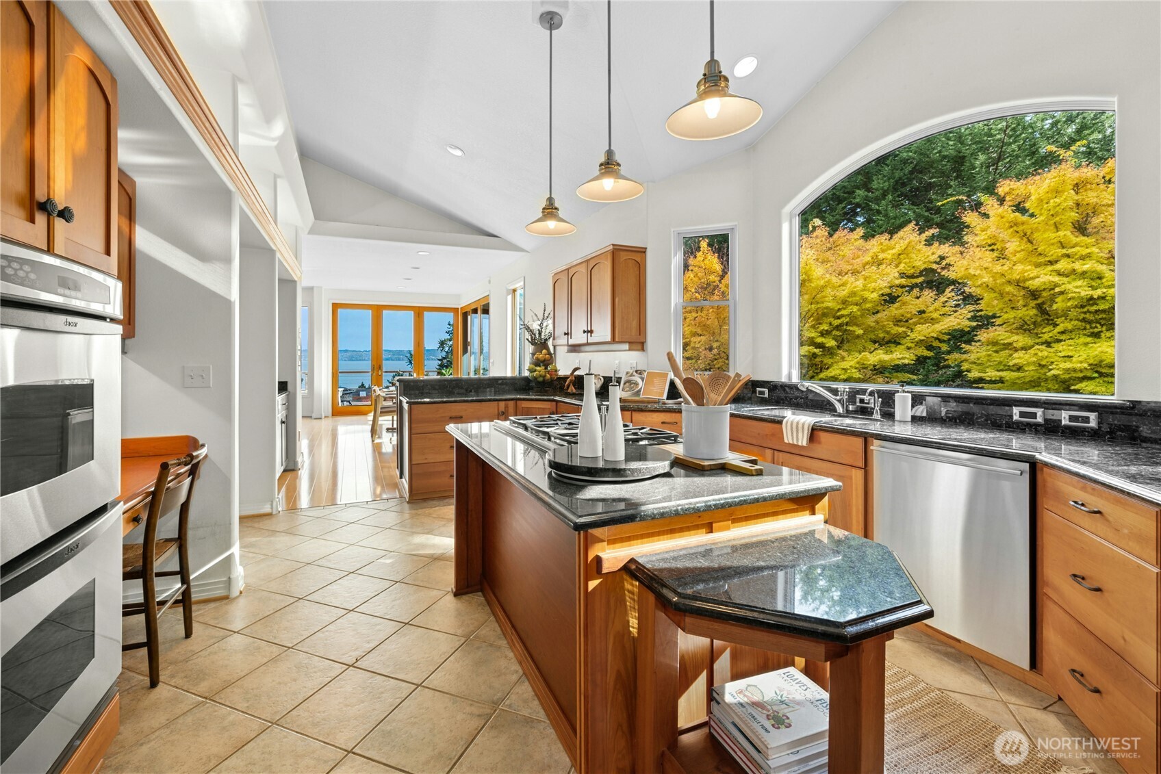 21322 Ne President Point Road Property Photo 5