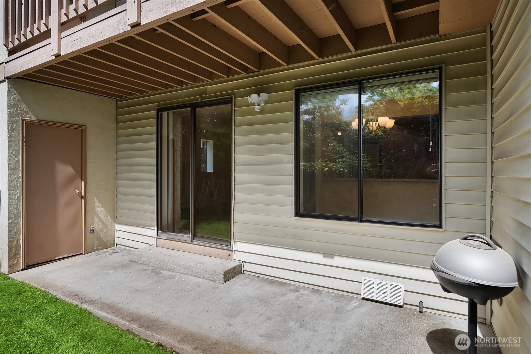 17413 119th Lane F13 Property Photo 2