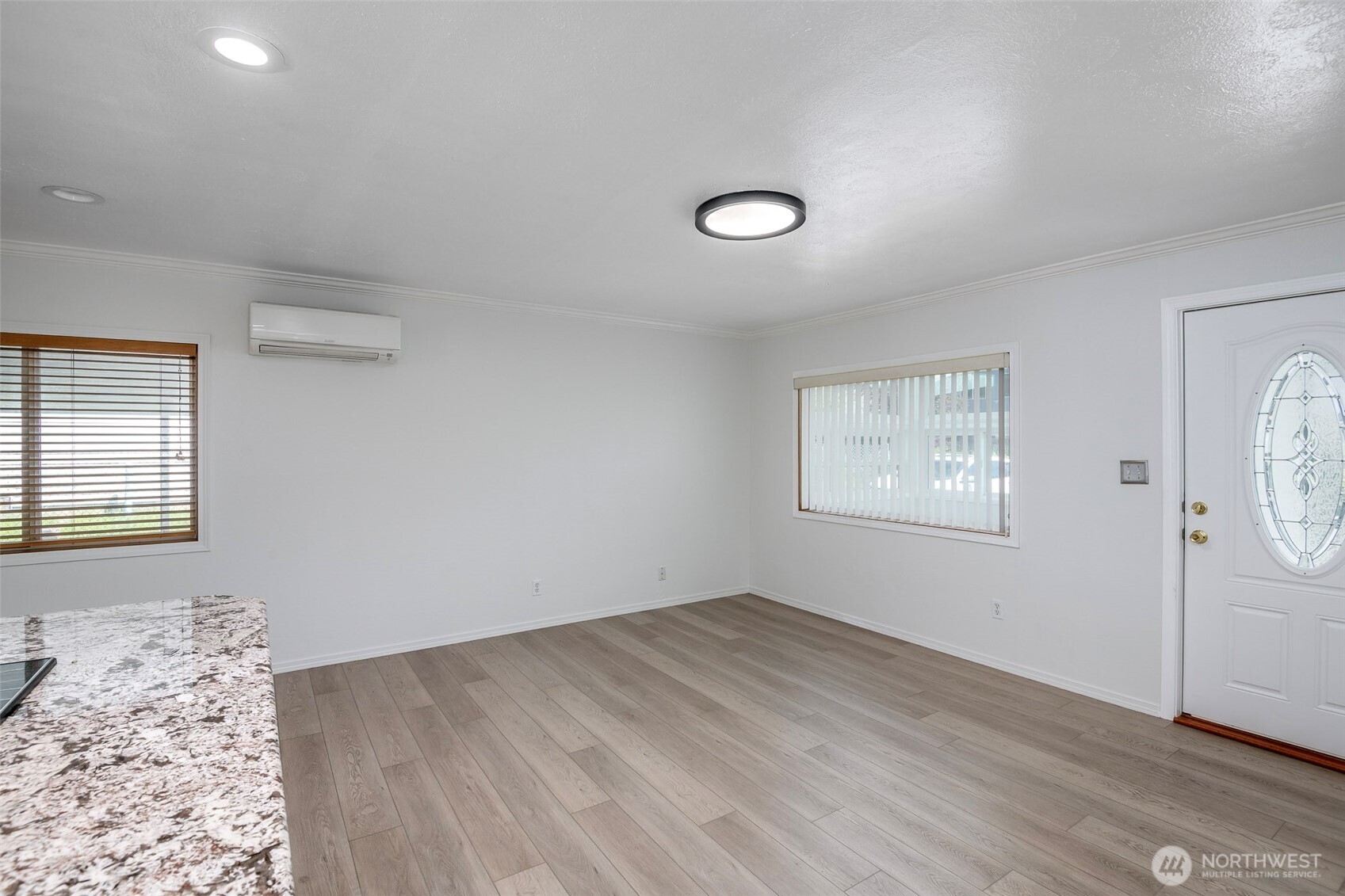 2217 E 64th Street Property Photo 8