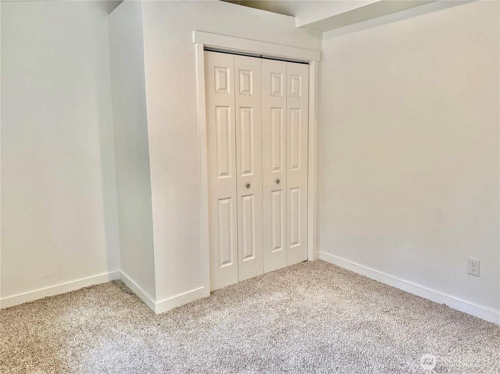 3252 Herren Avenue Property Photo 9