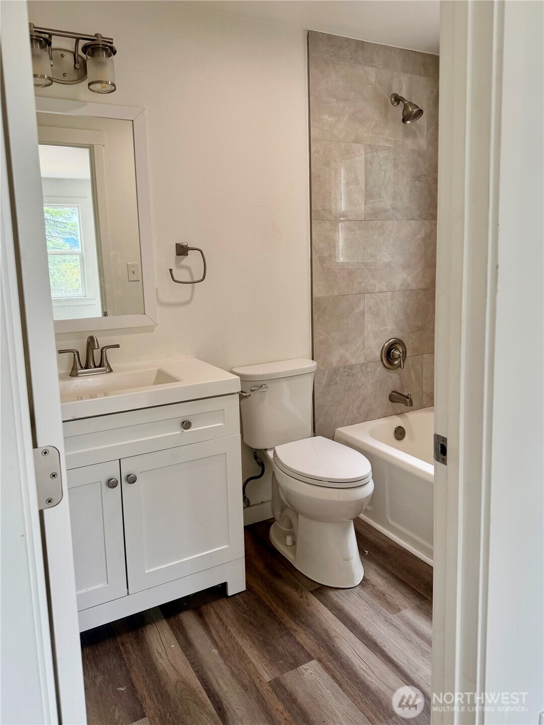 3252 Herren Avenue Property Photo 10