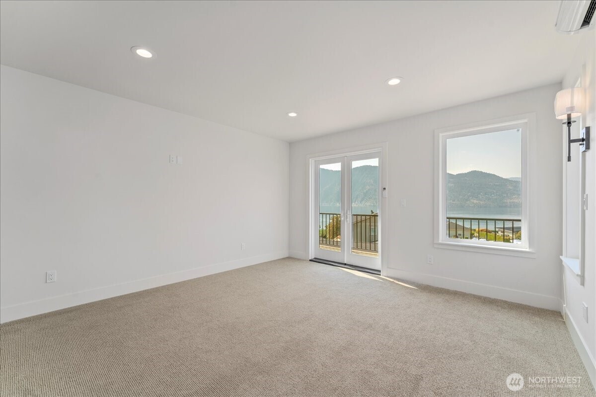 755 Wapato Way Property Photo 20