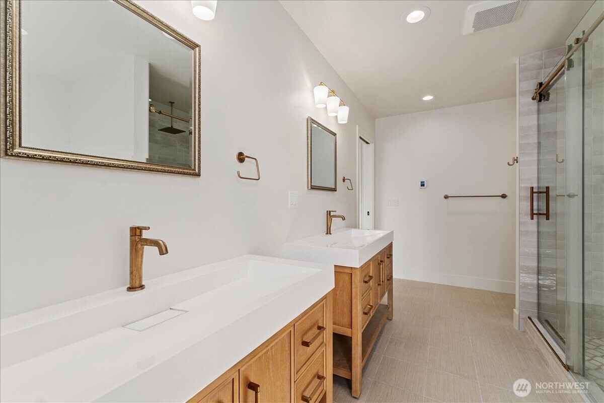 755 Wapato Way Property Photo 27
