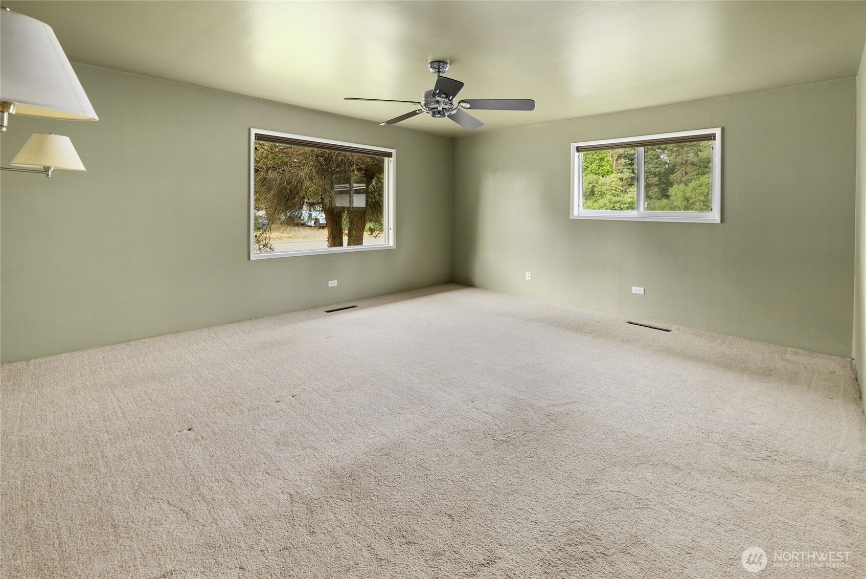 327 Lincoln Street Property Photo 10
