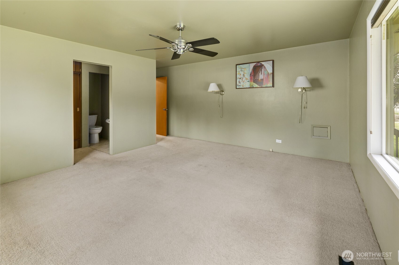 327 Lincoln Street Property Photo 11
