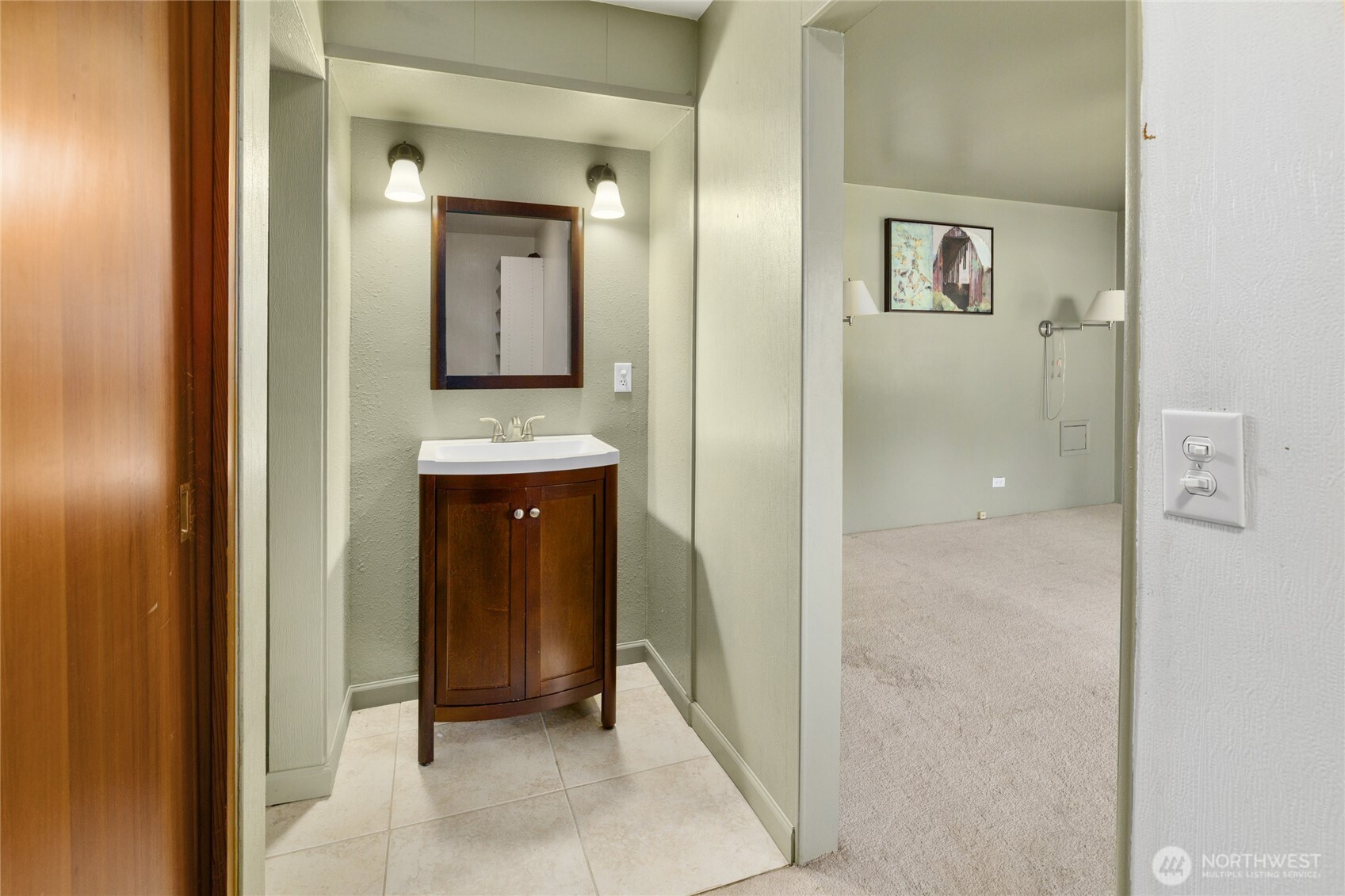 327 Lincoln Street Property Photo 12