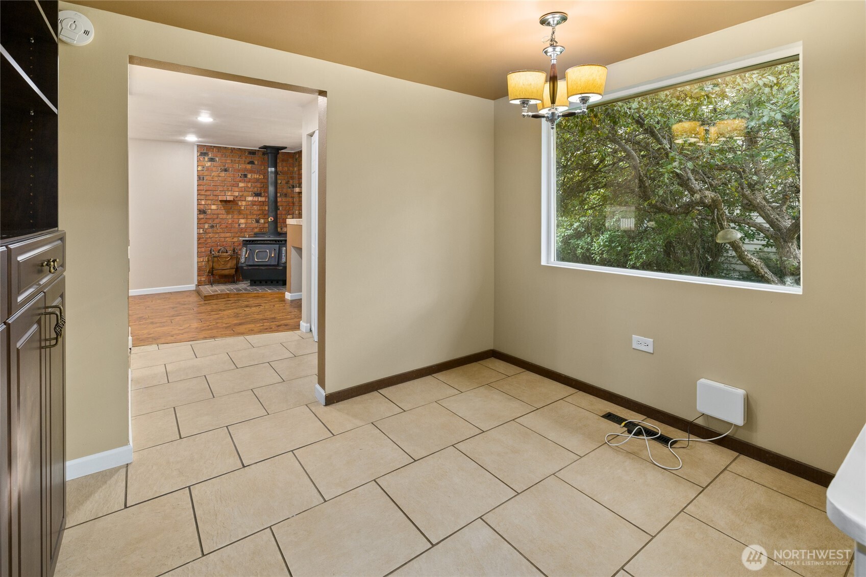 327 Lincoln Street Property Photo 16