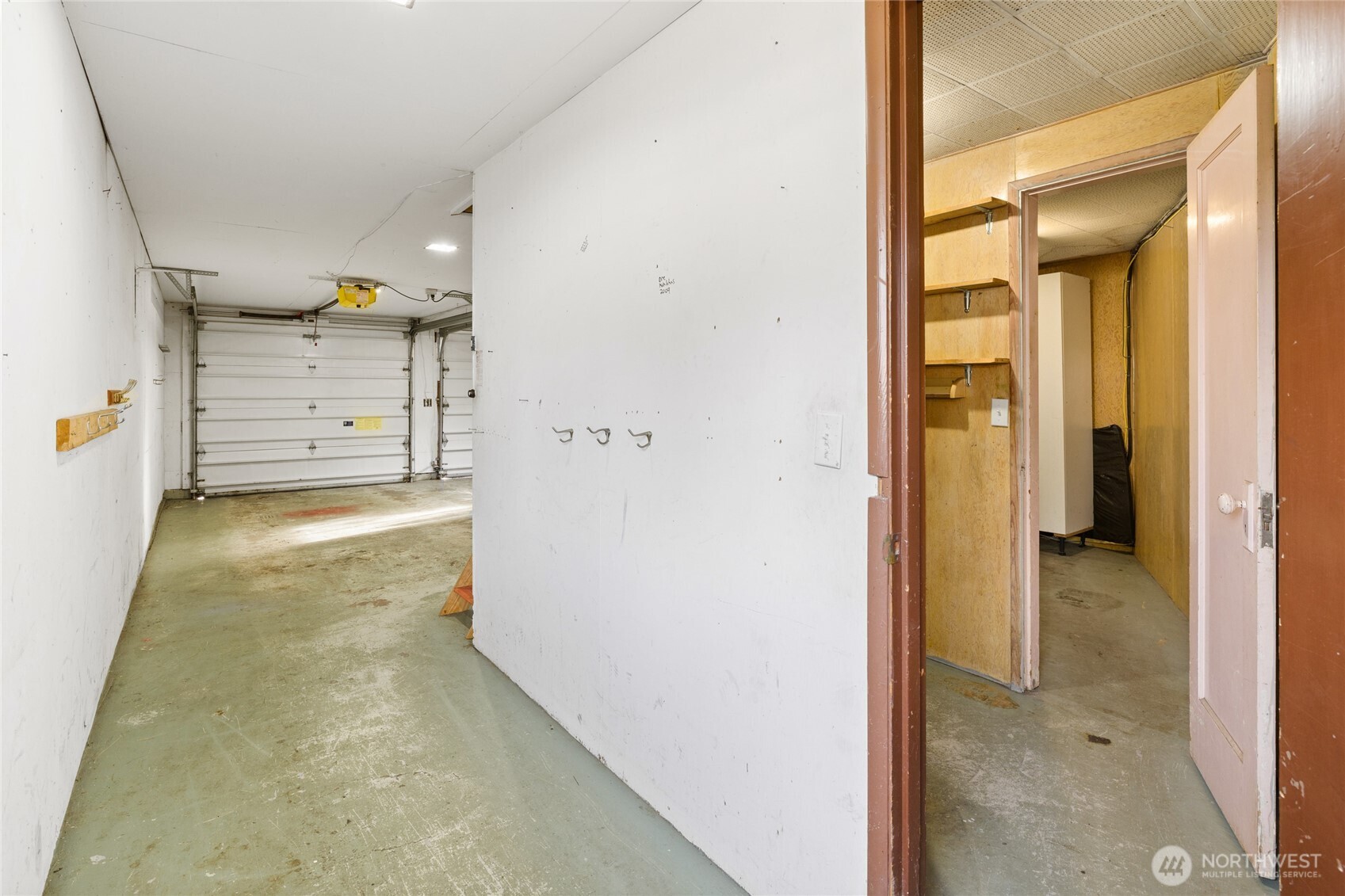 327 Lincoln Street Property Photo 21