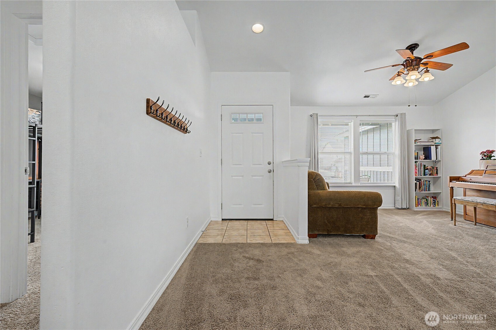 526 N Kentucky Drive Property Photo 4