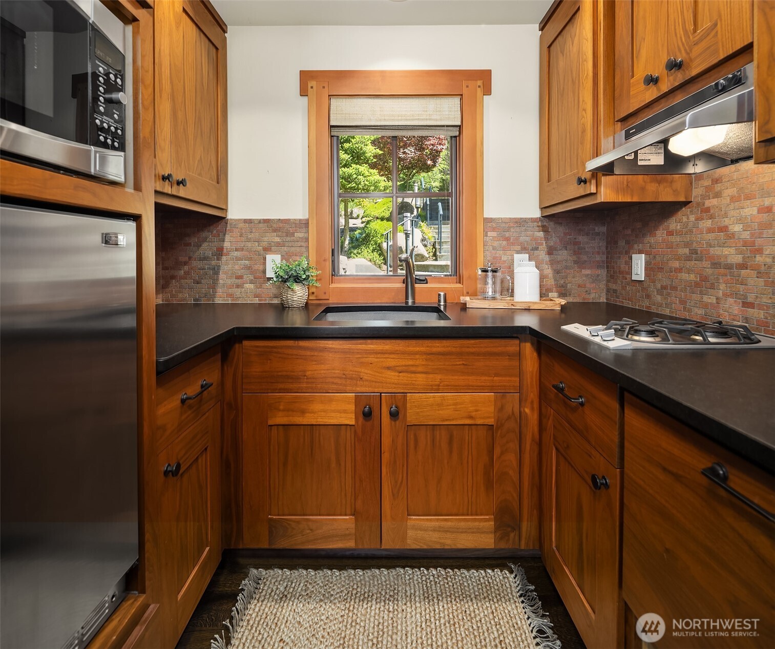 4174 Beach Drive Property Photo 18